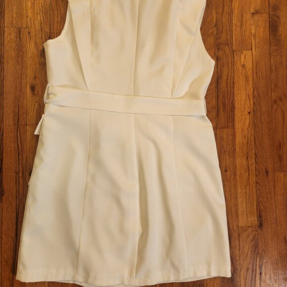 Pretty Little Things Sleeveless Whisper Tuxedo Mini Dress w/Belt Size 10 - Picture 12 of 13